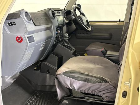 2025-Toyota-Land-Cruiser-79-28-GD-6-Auto-Double-Cab_8