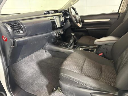 2019-Toyota-Hilux-24-GD-6-Raised-Body-SRX-Extended-Cab_6