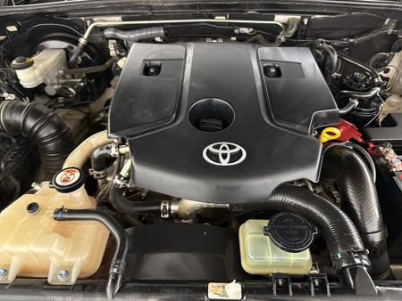 2019-Toyota-Hilux-24-GD-6-Raised-Body-SRX-Extended-Cab_7