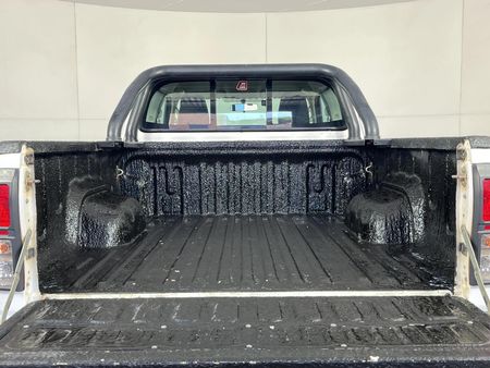 2017-Toyota-Hilux-28-GD-6-Raised-Body-Raider-Extended-Cab_9