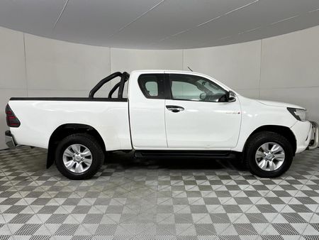 2017-Toyota-Hilux-28-GD-6-Raised-Body-Raider-Extended-Cab_13
