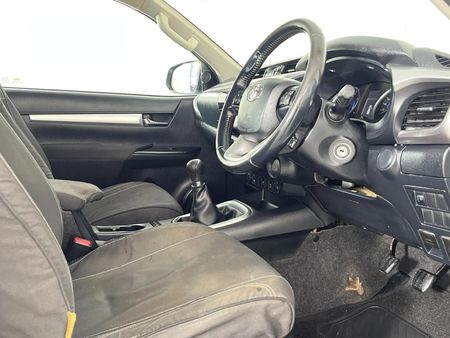 2017-Toyota-Hilux-28-GD-6-Raised-Body-Raider-Extended-Cab_7