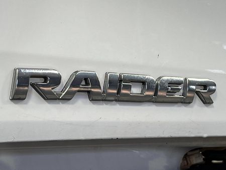 2017-Toyota-Hilux-28-GD-6-Raised-Body-Raider-Extended-Cab_8