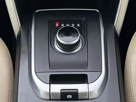 2019-Land-Rover-Discovery-Sport-20i4-D-HSE_10