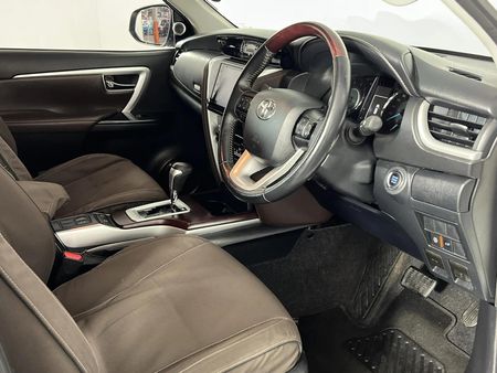 2020-Toyota-Fortuner-28-GD-6-Epic-Auto_9
