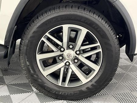 2020-Toyota-Fortuner-28-GD-6-Epic-Auto_5