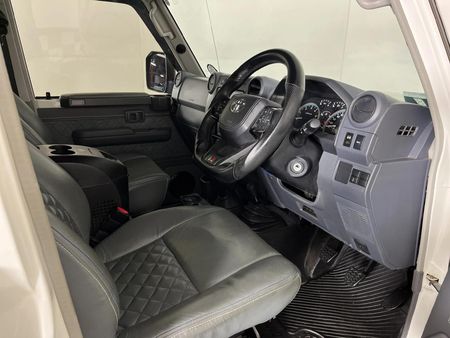 2024-Toyota-Land-Cruiser-79-45-D-Double-Cab_9