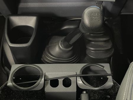 2024-Toyota-Land-Cruiser-79-45-D-Double-Cab_10