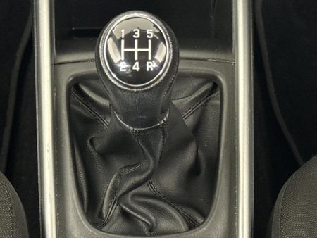 2018-Suzuki-Baleno-14-GLX_10