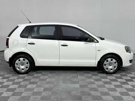 2011-Volkswagen-Polo-Vivo-14-Trendline-5-dr_16