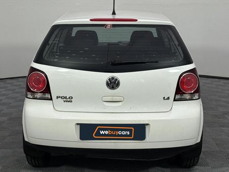 2011-Volkswagen-Polo-Vivo-14-Trendline-5-dr_17
