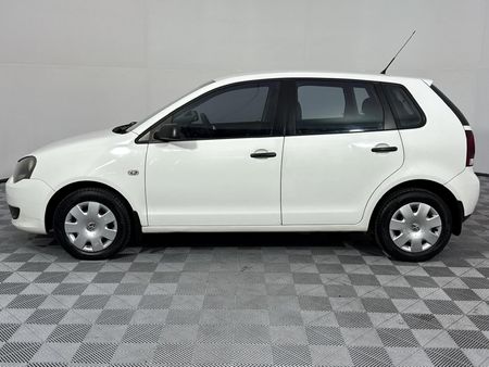 2011-Volkswagen-Polo-Vivo-14-Trendline-5-dr_18