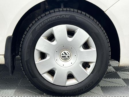 2011-Volkswagen-Polo-Vivo-14-Trendline-5-dr_5