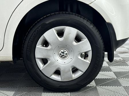 2011-Volkswagen-Polo-Vivo-14-Trendline-5-dr_6