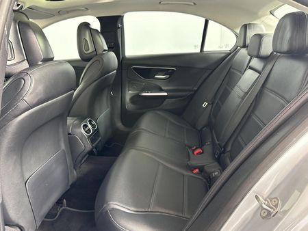 2022-Mercedes-Benz-C-Class-C-200-Auto_3