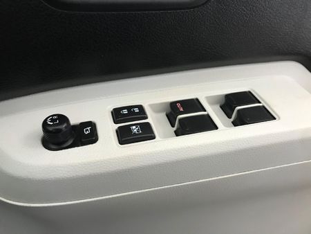 2019-Suzuki-Ignis-12-GLX_10