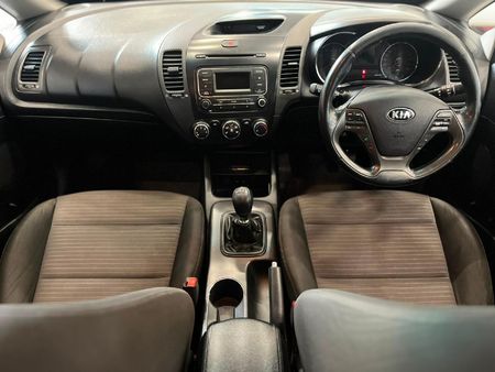 2014-Kia-Cerato-16-EX-5-dr_9