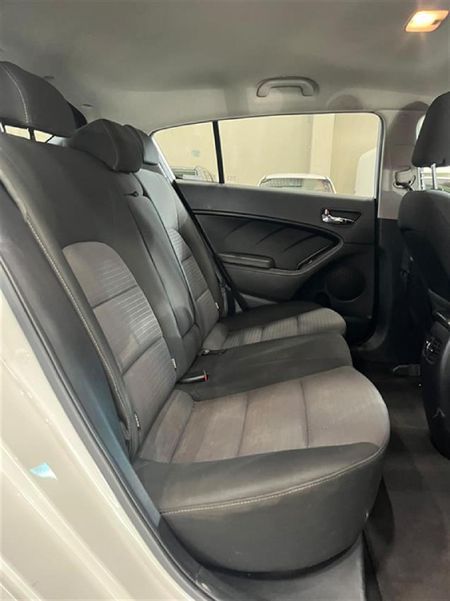 2014-Kia-Cerato-16-EX-5-dr_11