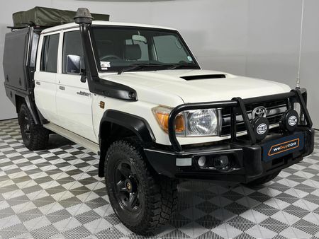 2014-Toyota-Land-Cruiser-79-45-D-Double-Cab_14