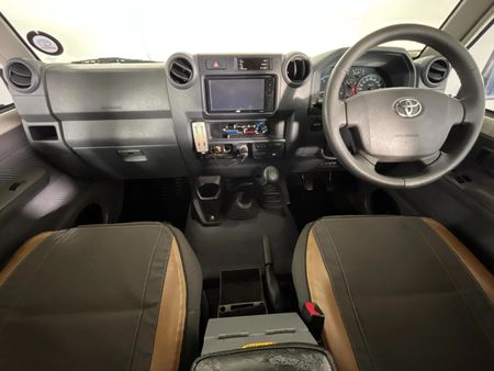 2014-Toyota-Land-Cruiser-79-45-D-Double-Cab_1
