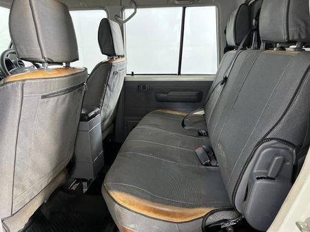 2014-Toyota-Land-Cruiser-79-45-D-Double-Cab_3