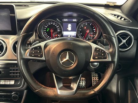 2017-Mercedes-Benz-GLA-200-Auto_12
