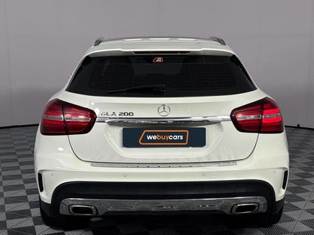 2017-Mercedes-Benz-GLA-200-Auto_18