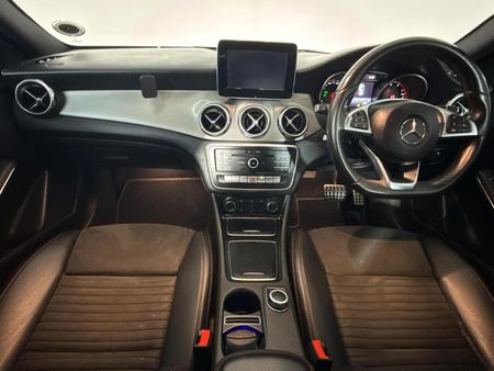 2017-Mercedes-Benz-GLA-200-Auto_1