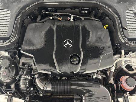 2018-Mercedes-Benz-GLC-250d-AMG_14