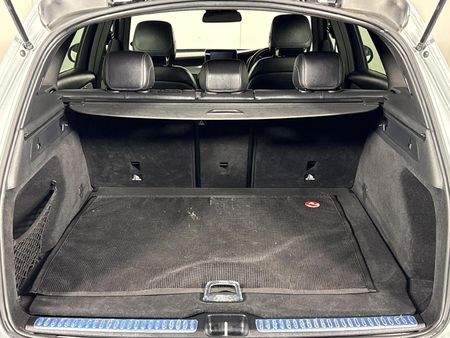 2018-Mercedes-Benz-GLC-250d-AMG_15