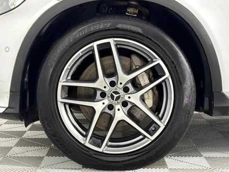 2018-Mercedes-Benz-GLC-250d-AMG_4