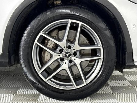2018-Mercedes-Benz-GLC-250d-AMG_5