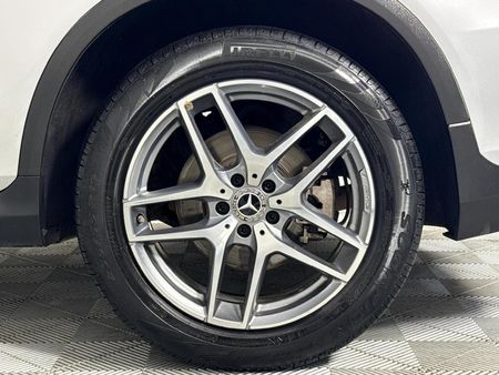 2018-Mercedes-Benz-GLC-250d-AMG_6