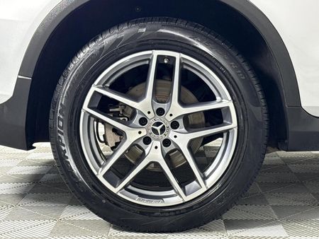 2018-Mercedes-Benz-GLC-250d-AMG_7