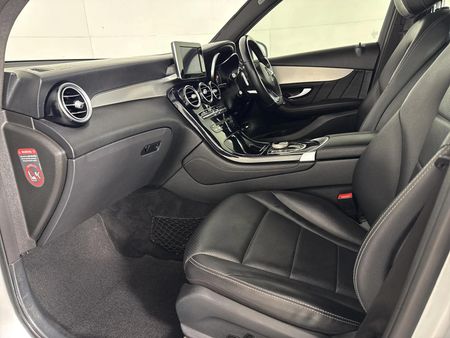 2018-Mercedes-Benz-GLC-250d-AMG_8