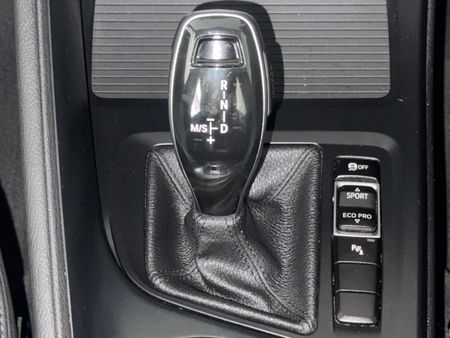 2019-BMW-X1-sDrive18i_10
