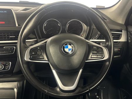 2019-BMW-X1-sDrive18i_11