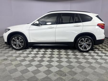 2019-BMW-X1-sDrive18i_18