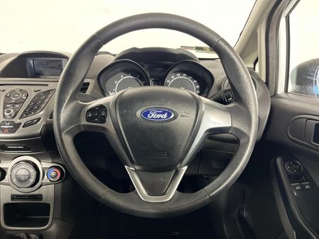 2017-Ford-Fiesta-14-Ambiente-5-dr_12
