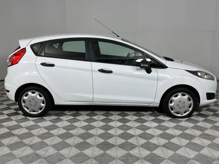 2017-Ford-Fiesta-14-Ambiente-5-dr_17