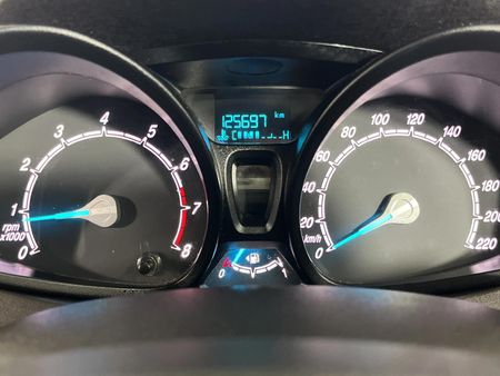 2017-Ford-Fiesta-14-Ambiente-5-dr_2