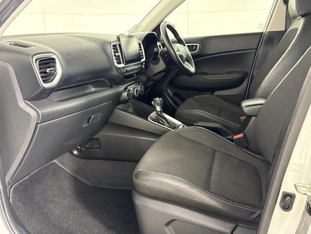 2019-Hyundai-Venue-10-TGDI-Fluid-Auto_8