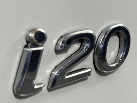 2017-Hyundai-i20-14-Fluid_11