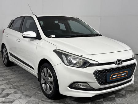 2017-Hyundai-i20-14-Fluid_16