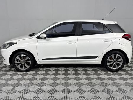 2017-Hyundai-i20-14-Fluid_19
