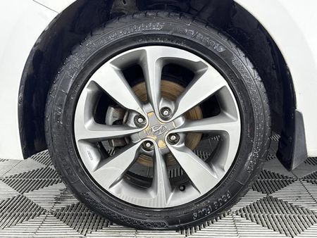 2017-Hyundai-i20-14-Fluid_4