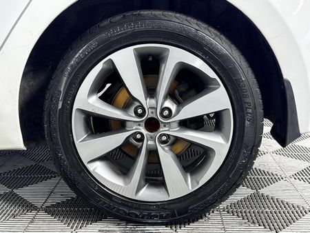 2017-Hyundai-i20-14-Fluid_6
