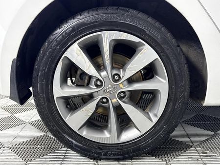 2017-Hyundai-i20-14-Fluid_7