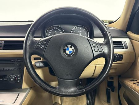 2006-BMW-3-Series-330i-Auto_12