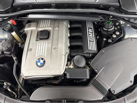 2006-BMW-3-Series-330i-Auto_13